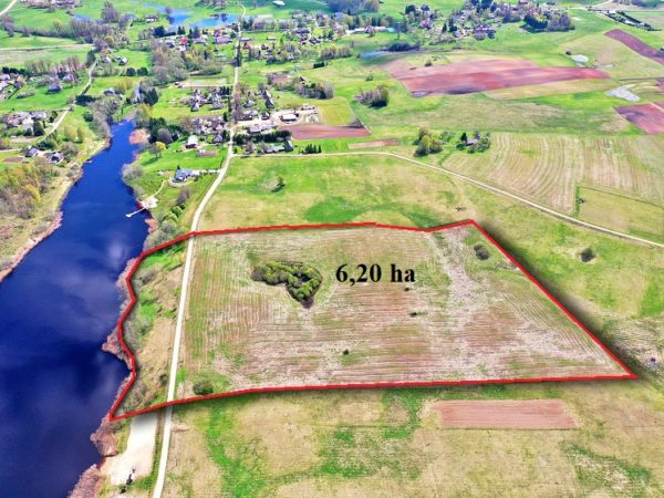 6,20 HA ŽEMĖS ŪKIO PASKIRTIES SKLYPAS ANT GRAŽAUS BILIAKIEMIO TVENKINIO KRANTO UTENOS R., BILIAKIEMIO K.