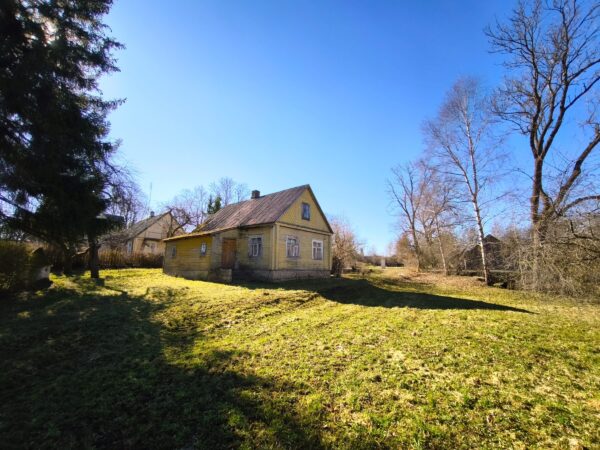 Anykščių raj., Debeikių miestelio širdyje parduodamas gyvenamasis namas!