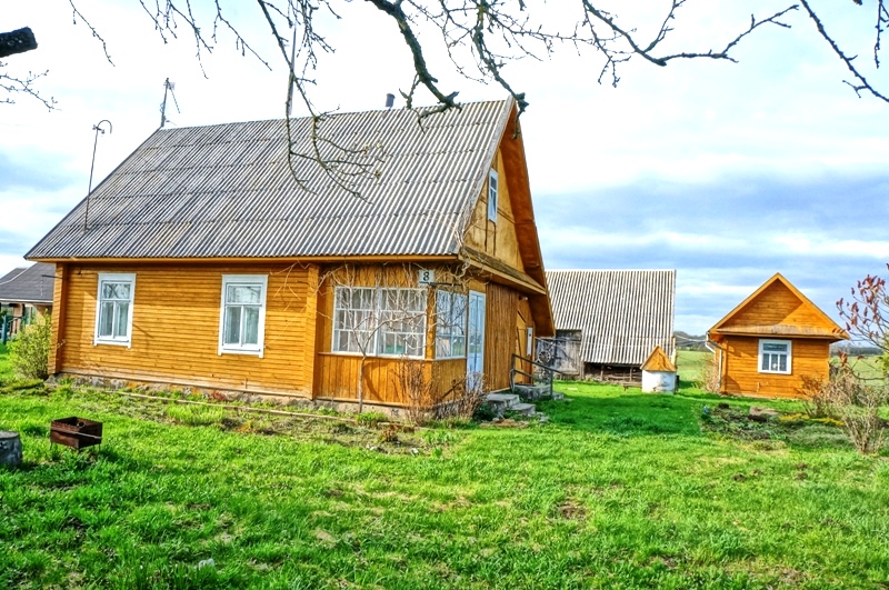 Parduodama puikios būklės graži sodyba Ignalinos rajone, Raščiūnų kaimo pakraštyje.