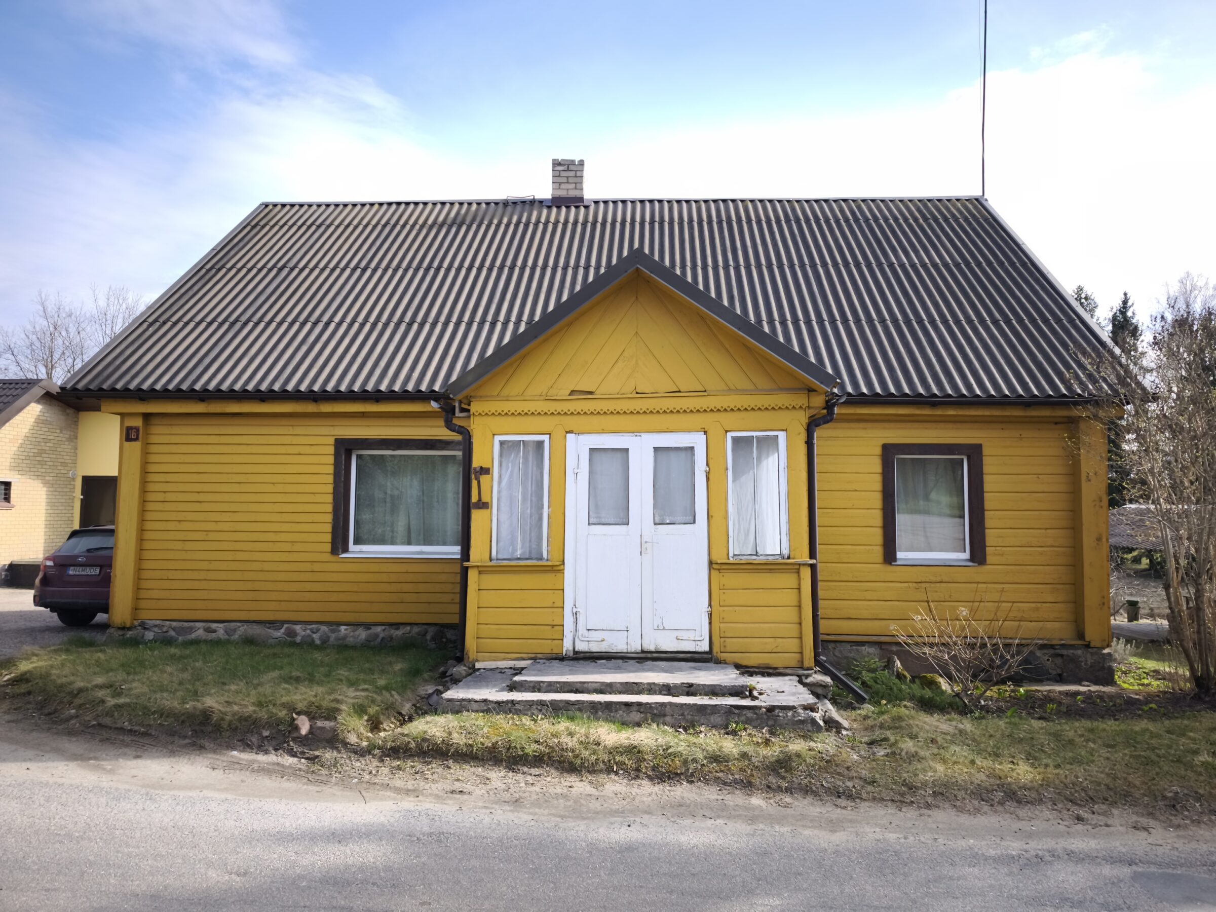 PARDUODAMAS NAMAS PAKALNIUOSE, UTENOS RAJONE