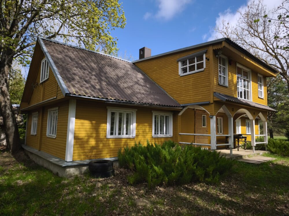 PARDUODAMA SODYBA ŠALIMAIS BALNINKŲ MIESTELIO MOLĖTŲ RAJONE
