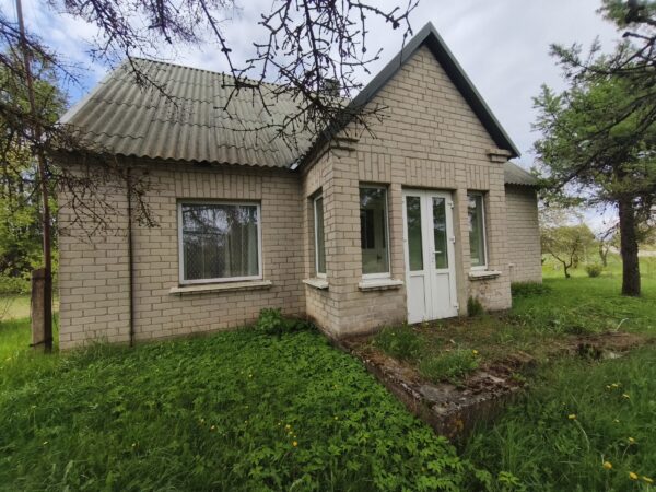 PARDUODAMA SODYBA PRIE SURAIŽOS UPELIO IR GUDELIŲ MIŠKO, MOLĖTŲ RAJONE