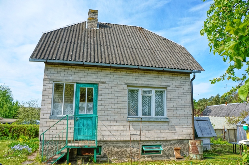 Parduodamas mūrinis sodo namas Švenčionių rajone, Statkuškės kaime, Švenčionėlių pakraštyje.