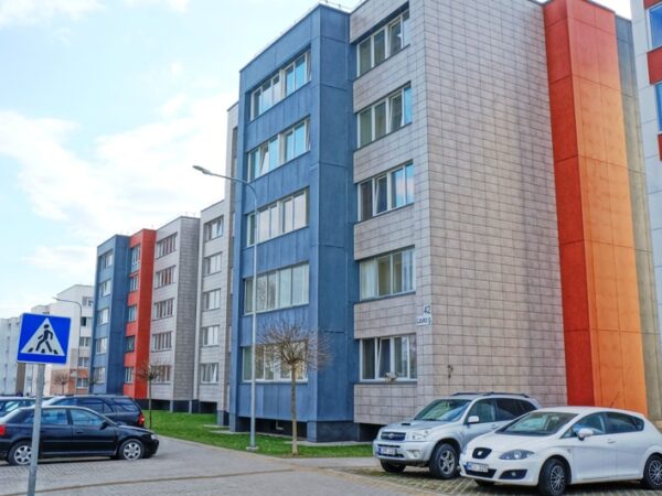 Parduodamas suremontuotas, su visais patogumais 3 kambarių butas Švenčionių rajone, Švenčionėlių mieste, Žemutinės kvartale, Lauko gatvėje.