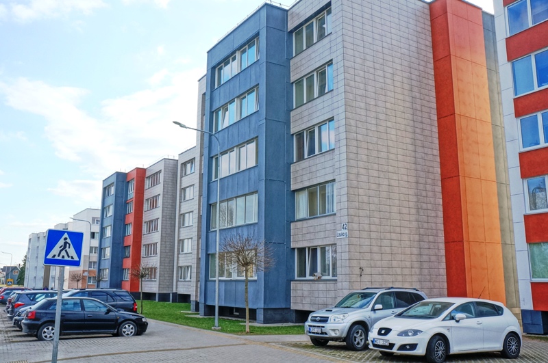 Parduodamas suremontuotas, su visais patogumais 3 kambarių butas Švenčionių rajone, Švenčionėlių mieste, Žemutinės kvartale, Lauko gatvėje.