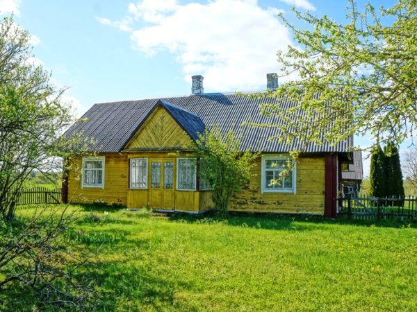 Parduodama jauki ir prižiūrėta sodyba Ignalinos rajone, Mielagėnų seniūnijoje, Reketiškės kaime, atokiau nuo kaimynų.