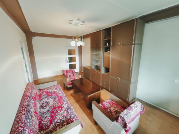 PARDUODAMAS 2 KAMBARIŲ BUTAS MOLĖTŲ MIESTE