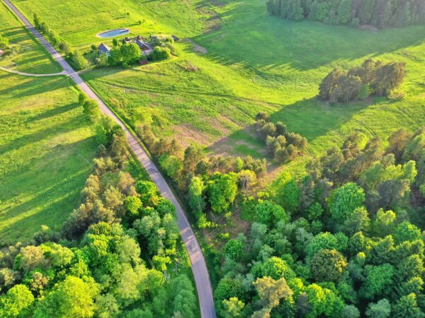 Parduodamas 65 arų namų valdos sklypas prie miško, Molėtų rajone