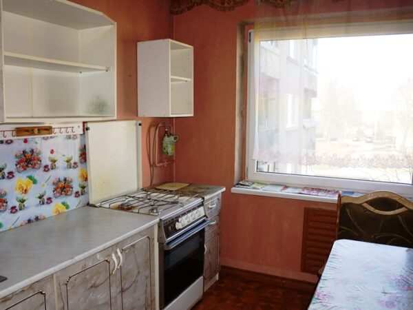 Parduodamas BE SKOLŲ, su patogumais 1 kambario butas Ignalinos rajone, Didžiasalio miestelyje, trečiame aukšte iš penkių