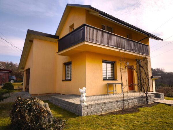 Parduodamas namas šalia Šiekščio ežero  ir pušyno Paežerės g., Ignalinoje