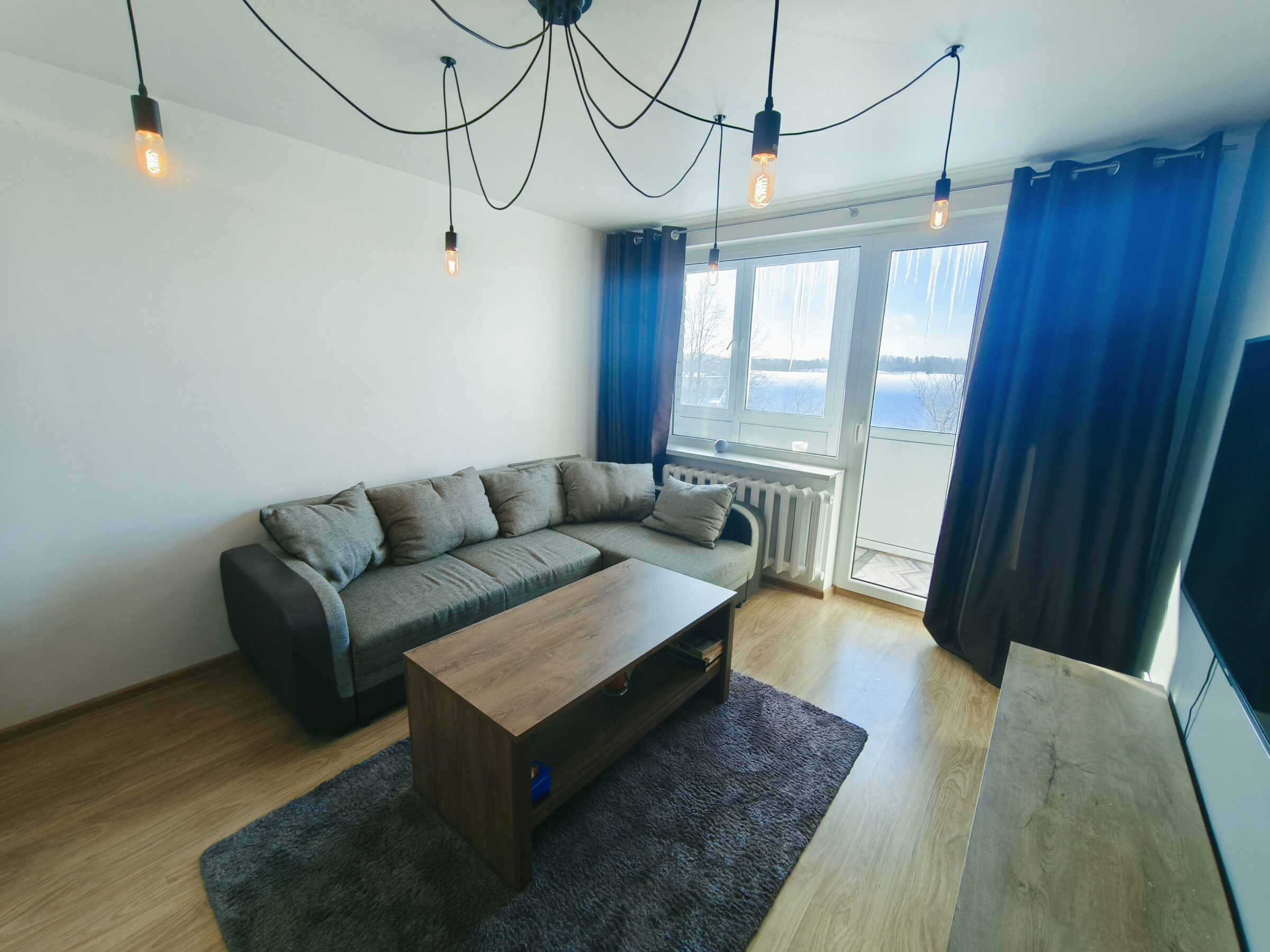 PARDUODAMAS 1 K. BUTAS SU BALKONU UŽTILTĖJE, ZARASŲ RAJ.