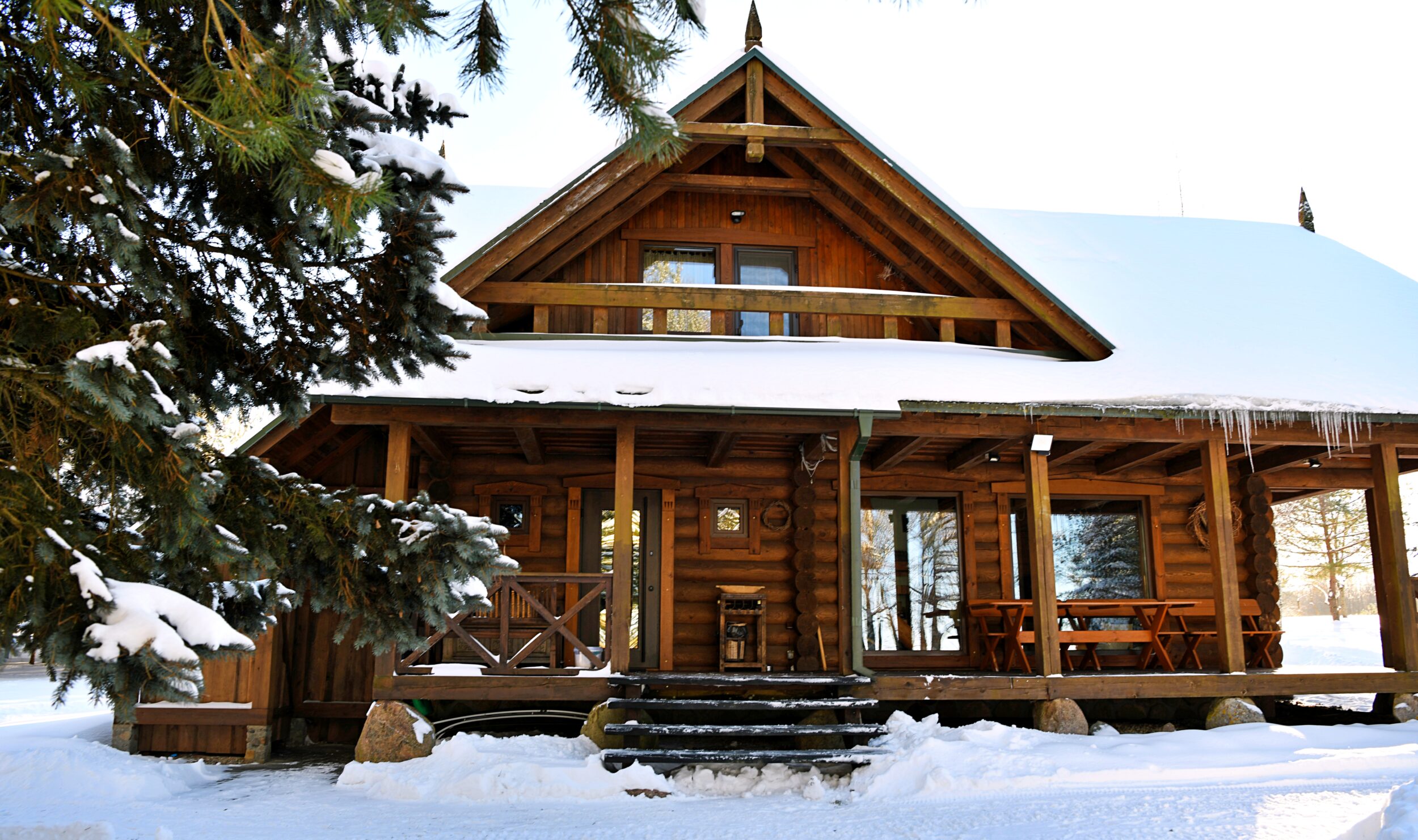 ALAUŠO EŽERO PAKRANTĖS SVAJONĖ – SODYBA ANT EŽERO KRANTO PUŠYNE !