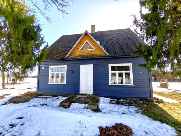 Parduodamas gyvenamasis namas Troškūnuose