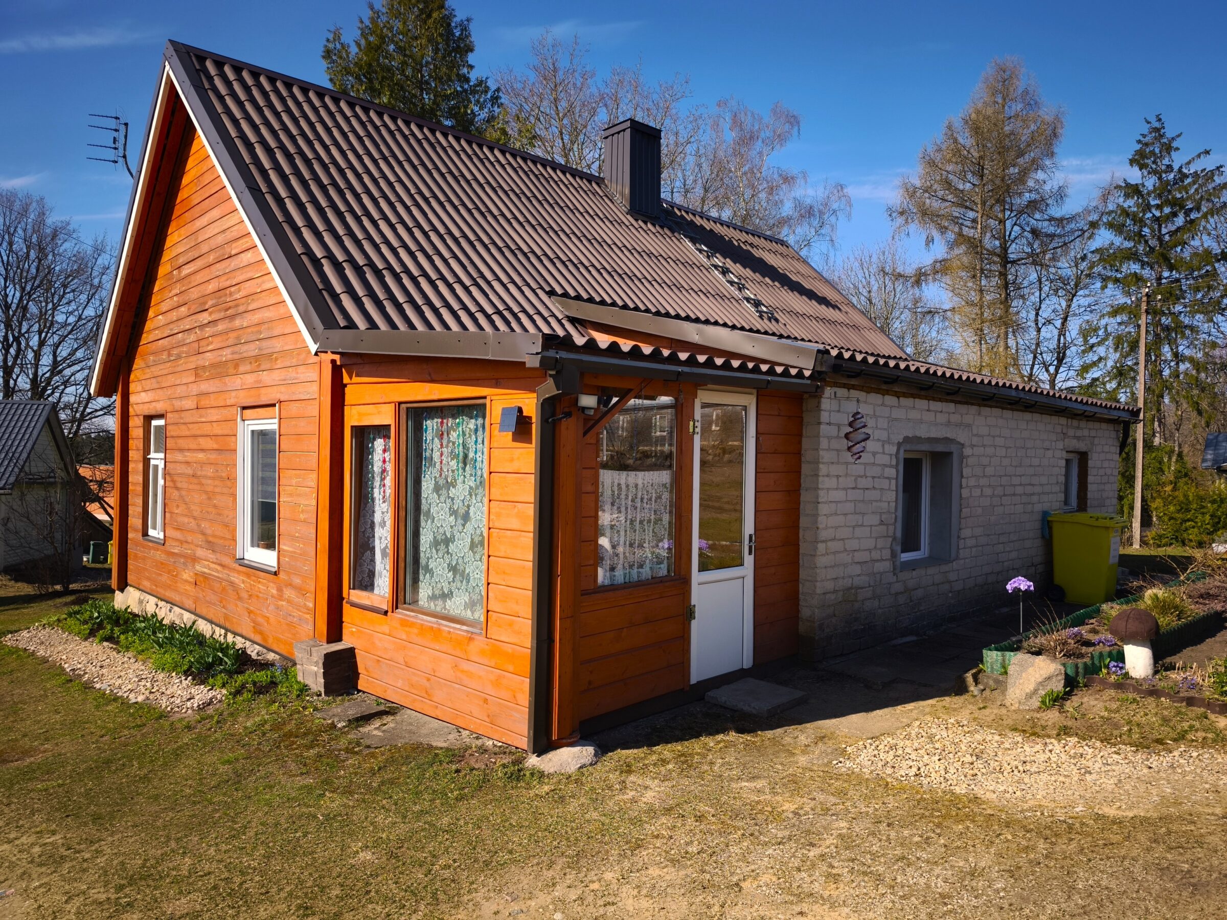 PARDUODAMAS JAUKUS NAMAS KUKTIŠKIŲ MIESTELYJE