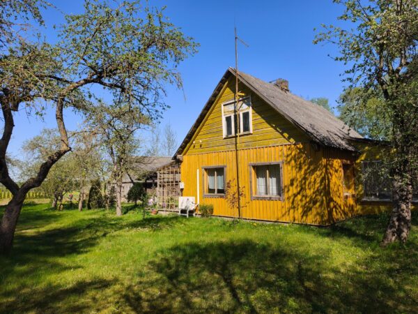 PARDUODAMA RĄSTINĖ SODYBA SU TVENKINIU BIRŽŲ RAJONE, ŠUKIONIŲ KAIME!
