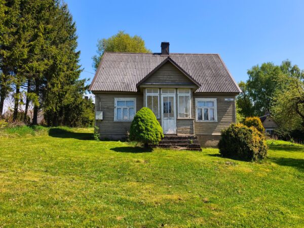 PARDUODAMAS NAMAS  SU ERDVIU SKLYPU ŠALIA UPĖS IR MIŠKO, ANYKŠČIŲ RAJONE