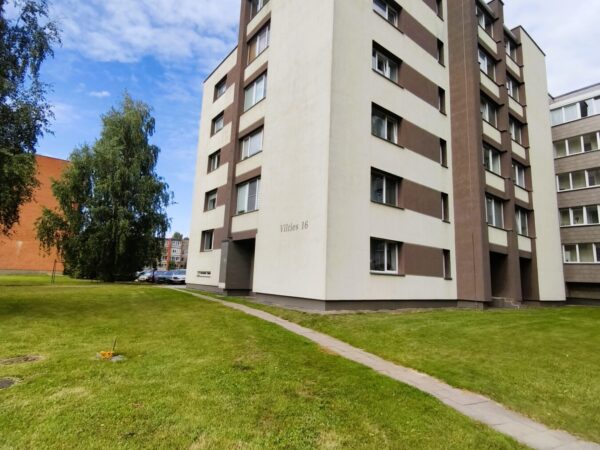PARDUODAMAS ERDVUS 2 KAMBARIŲ BUTAS RENOVUOTAME NAME ROKIŠKYJE!