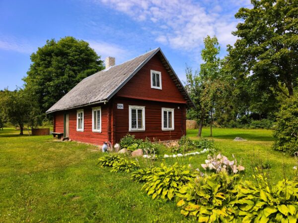 ŠIMTAMETĖ SODYBA ANYKŠČIŲ KRAŠTE – AUTENTIŠKA VIETA POILSIUI IR TURIZMO VEIKLAI!