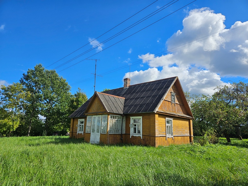 Parduodama geros būklės su daug ūkinių pastatų sodyba Ignalinos rajone, Meikštų kaime!