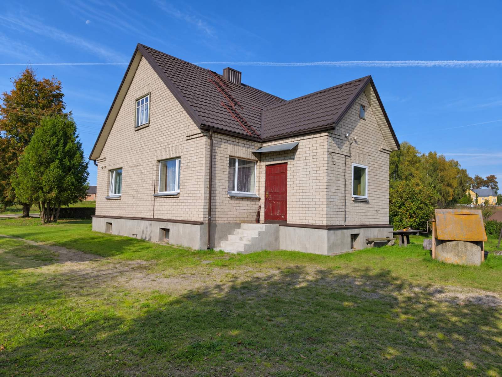 PARDUODAMAS NAMAS SUGINČIŲ K., MOLĖTŲ RAJ.